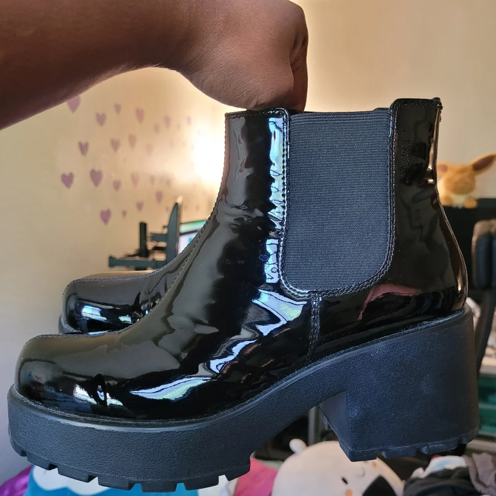 VAGABOND Dioon Patent Leather Chelsea Boot - Picture 3 of 9